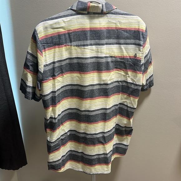 Volcom - button up - Picture 2 of 2